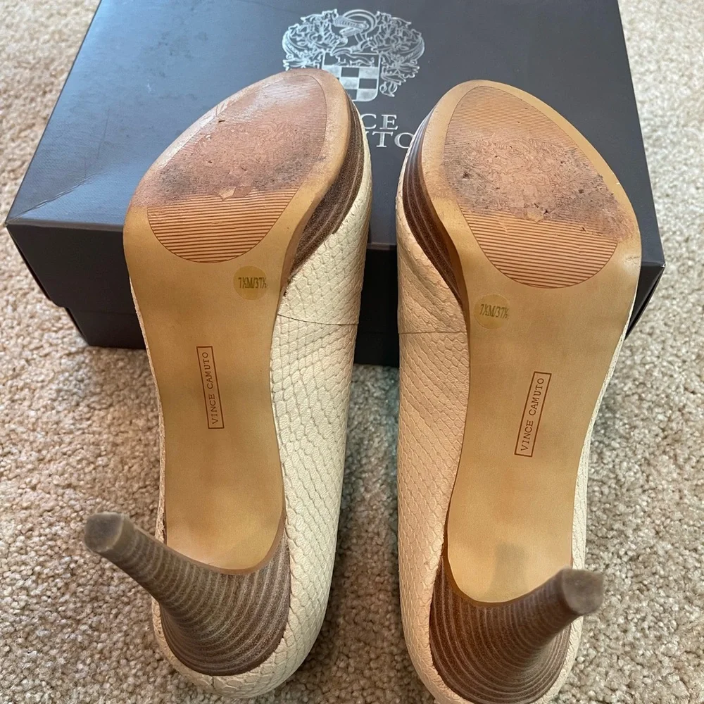 Vince Camuto Zella Stiletto Heels with Snake Print Textured Design - Picture 6 of 9